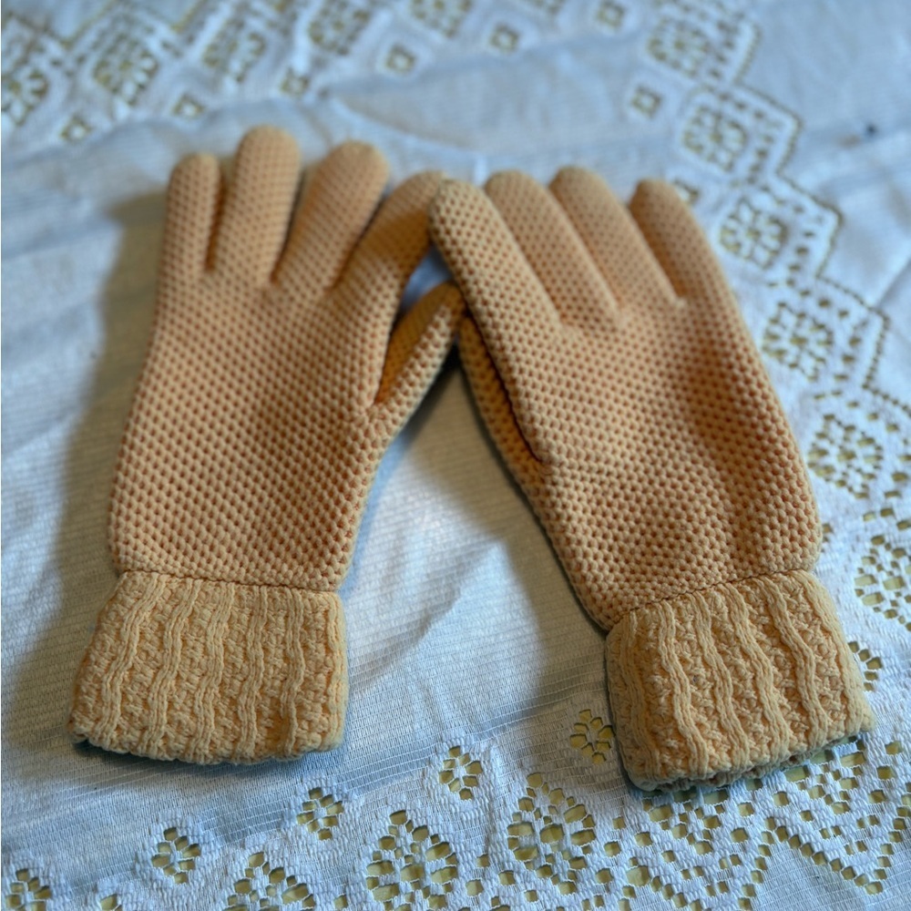 Vintage Cozy Orange Knit Gloves